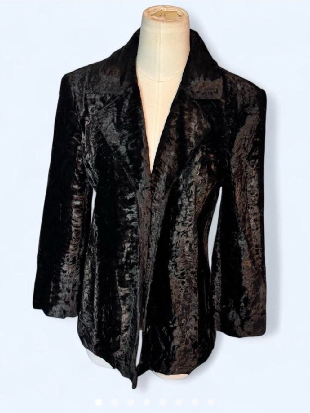 Neiman Marcus vintage Black Crushed Velvet Tailored Blazer 4 button crop sleeve